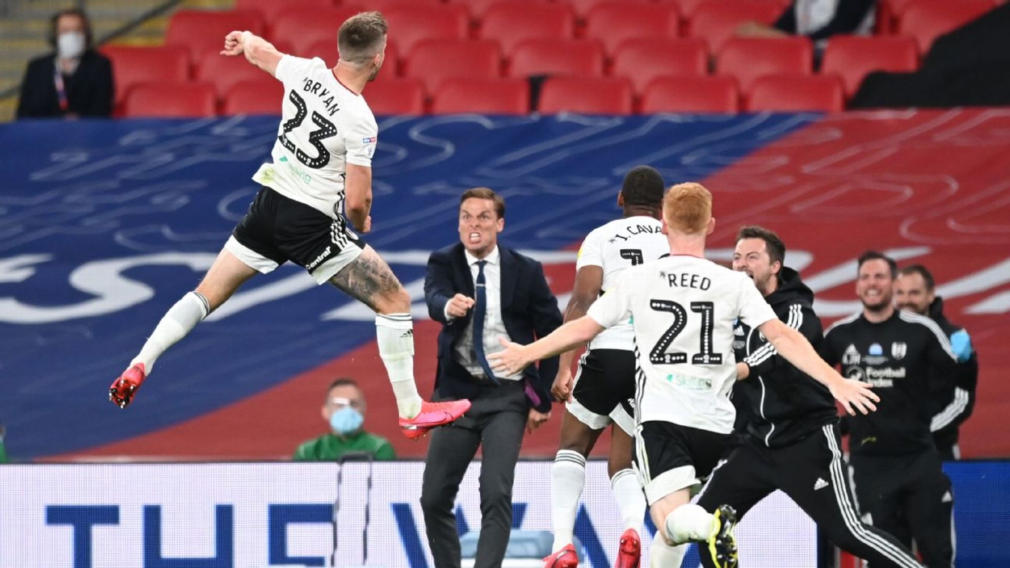 走在通往更 走在通往更